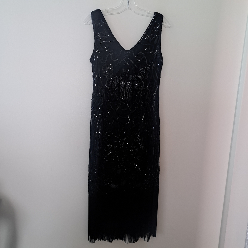 Suzy Shier Black V-Neck Sheath Sequin & Fringe Midi Dress